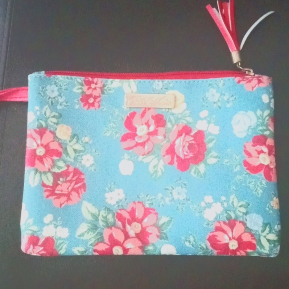 Cosmetic bag